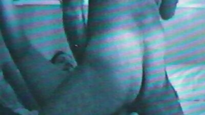 venner kone onanerer med vibratorer i anus og vagina